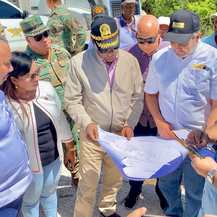 Autoridades supervisan avance del nuevo mercado binacional en Malpaso